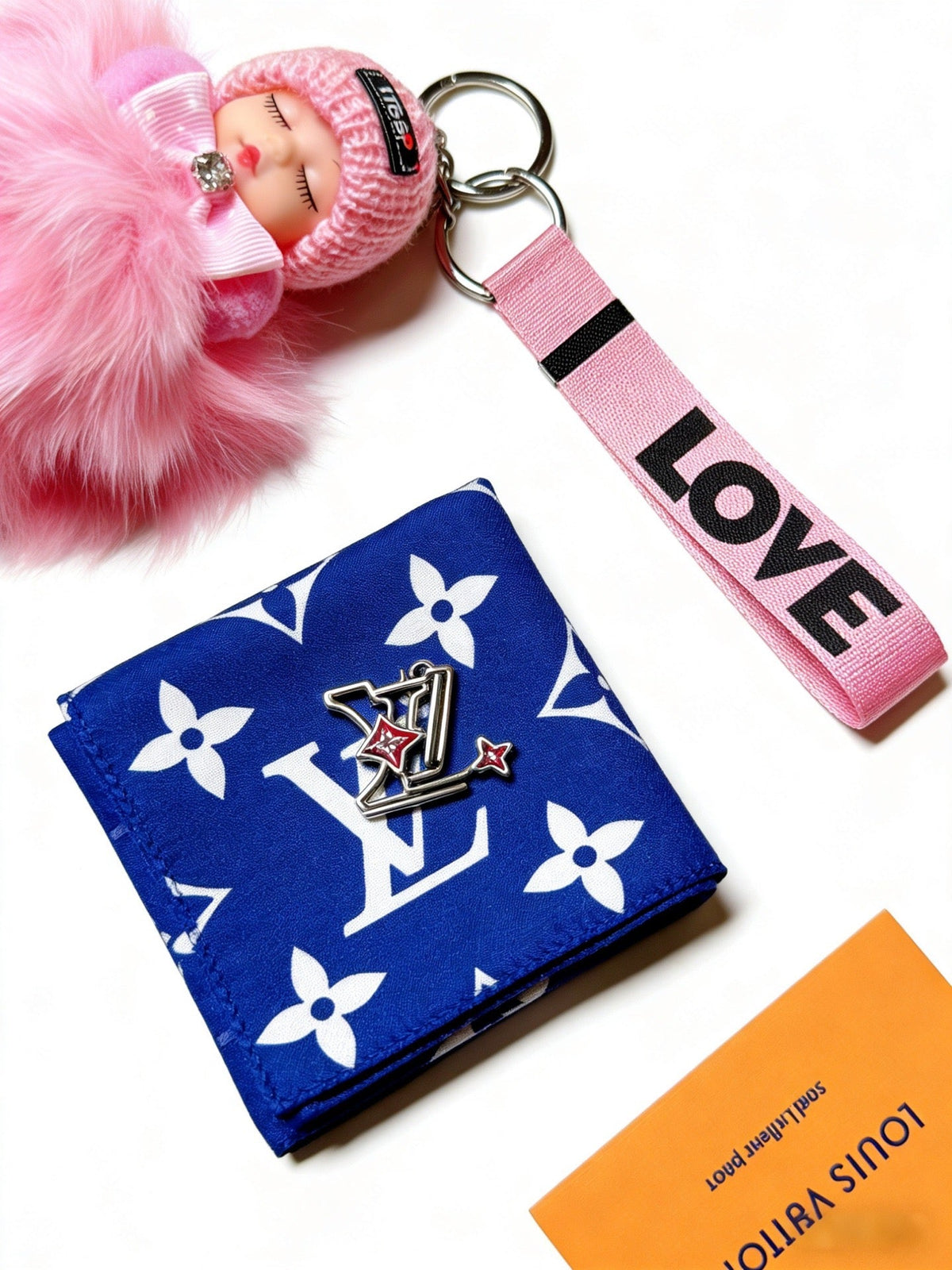 Martin Graham keychain in polished metal-tone – side detail