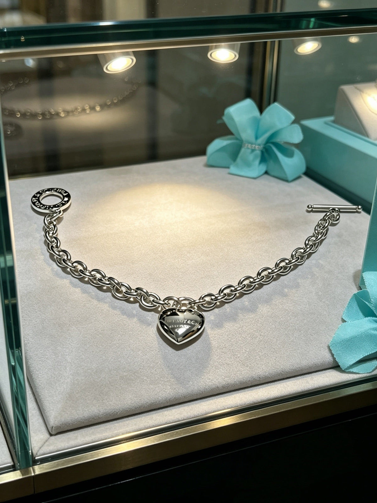 Martin Graham bracelet in polished metal-tone – detail view