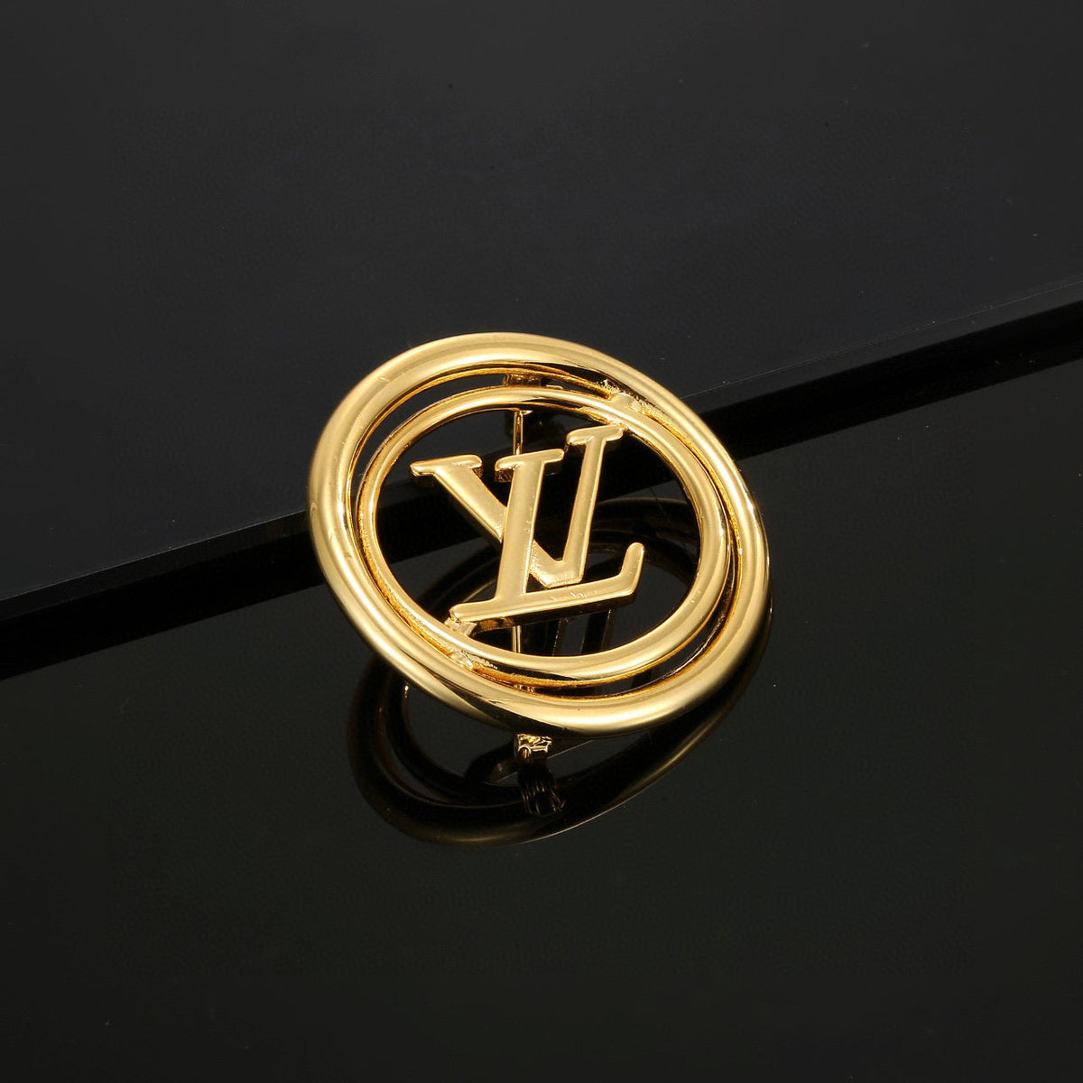 Martin Graham brooch in polished metal-tone – close-up detail