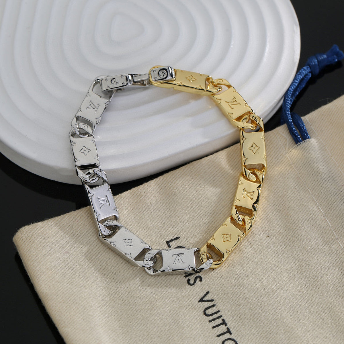 Martin Graham bracelet in polished metal-tone – front product view