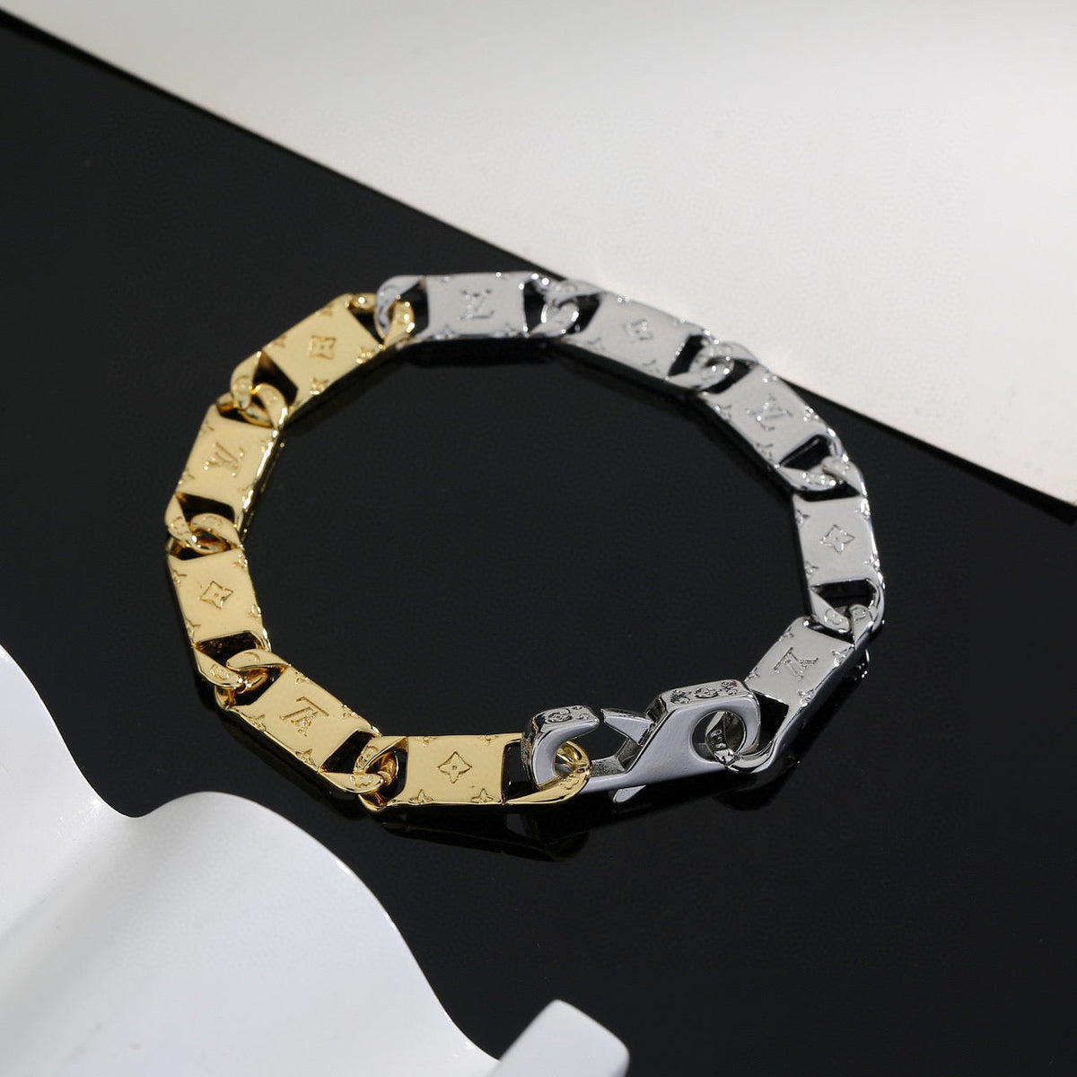 Martin Graham bracelet in polished metal-tone – front product view