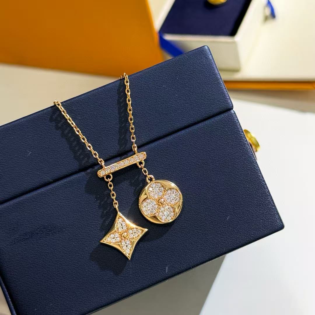 Martin Graham pendant necklace in polished metal-tone – detail view