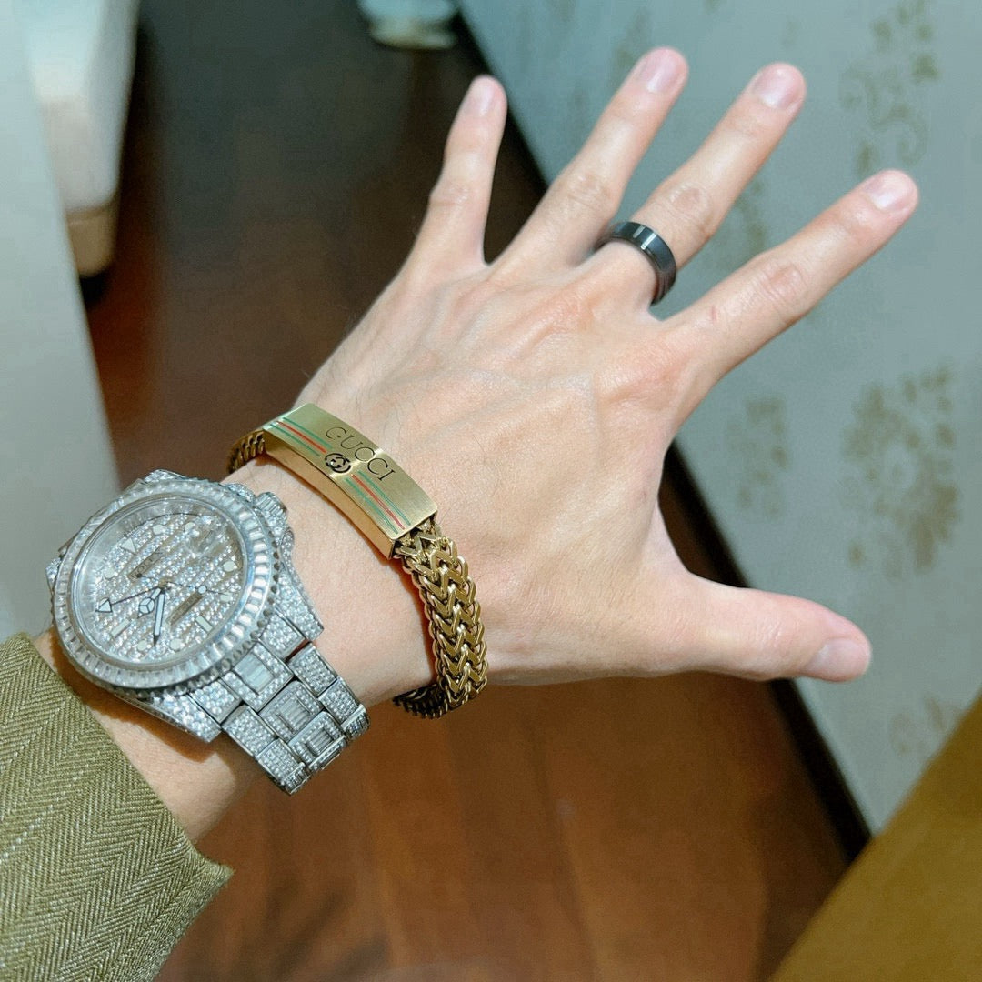 Martin Graham bracelet in polished metal-tone – detail view
