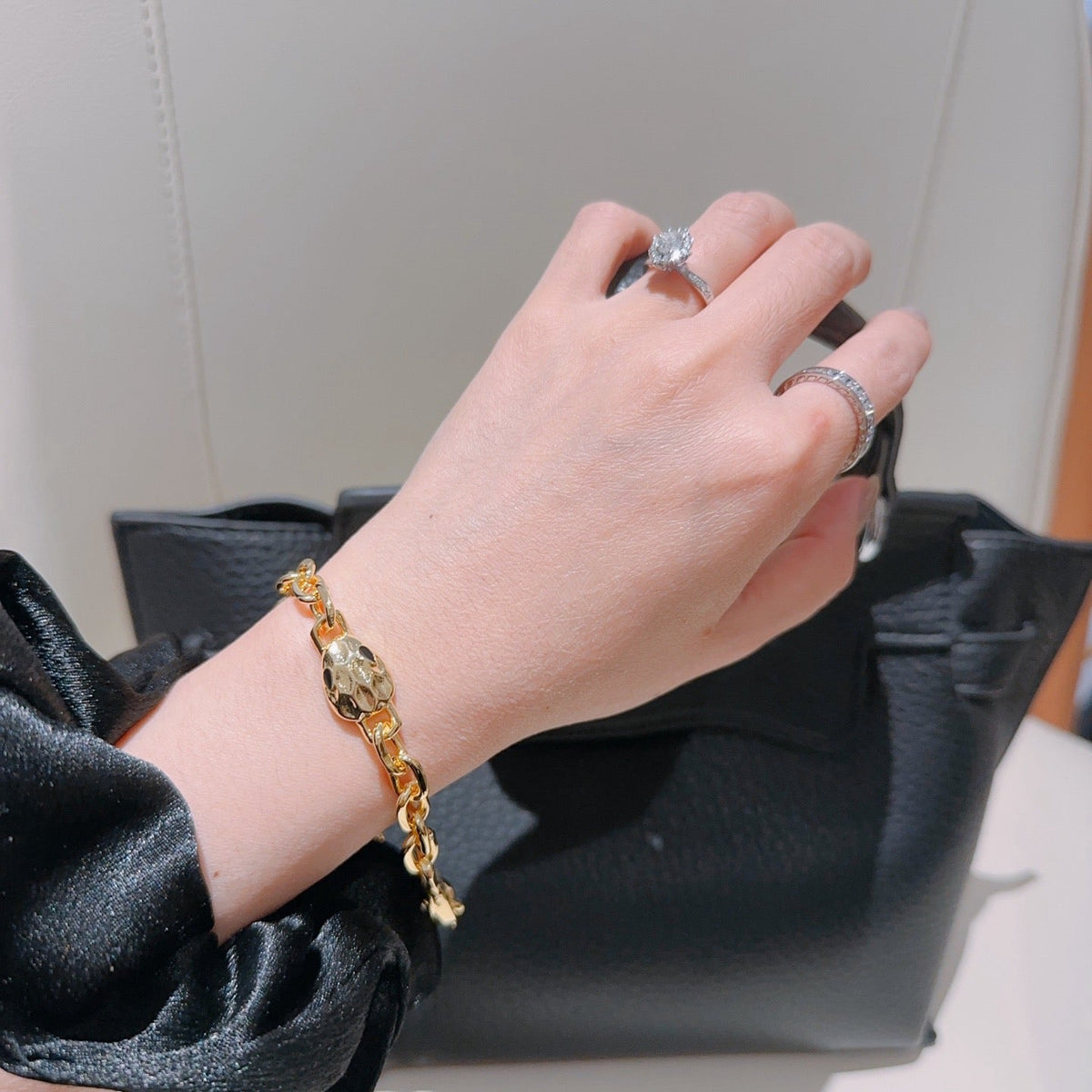 Martin Graham ring in polished metal-tone – detail view