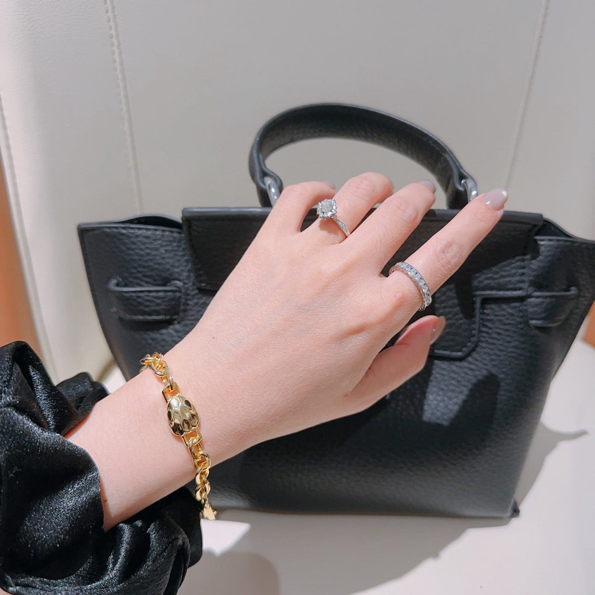 Martin Graham ring in polished metal-tone – detail view