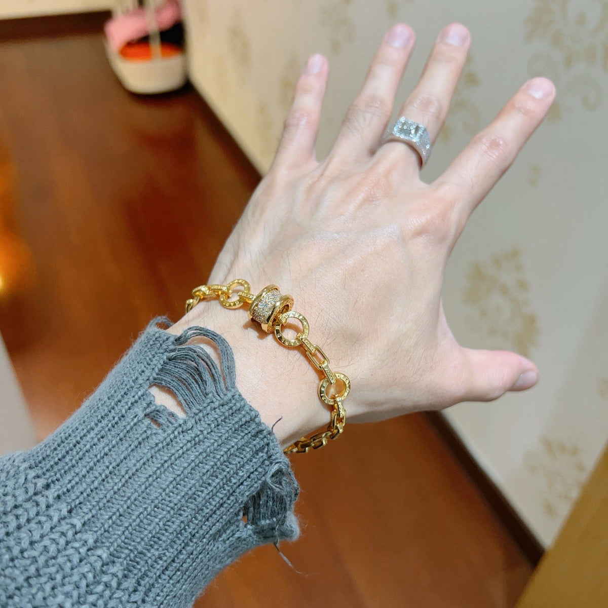 Martin Graham ring in polished metal-tone – detail view