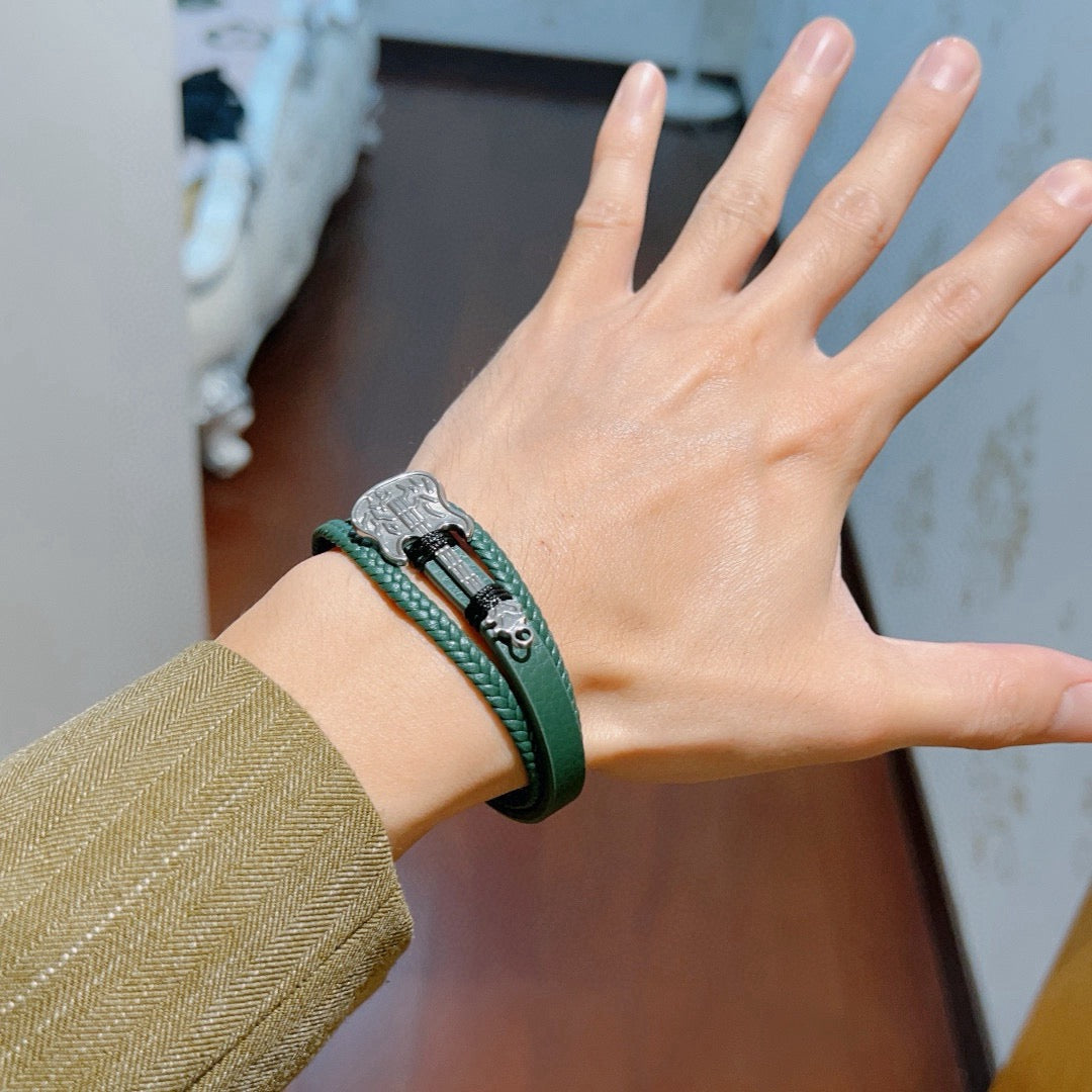 Martin Graham bangle in polished metal-tone – detail view