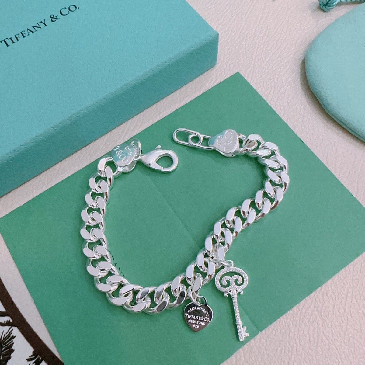 Martin Graham bracelet in polished metal-tone – side detail
