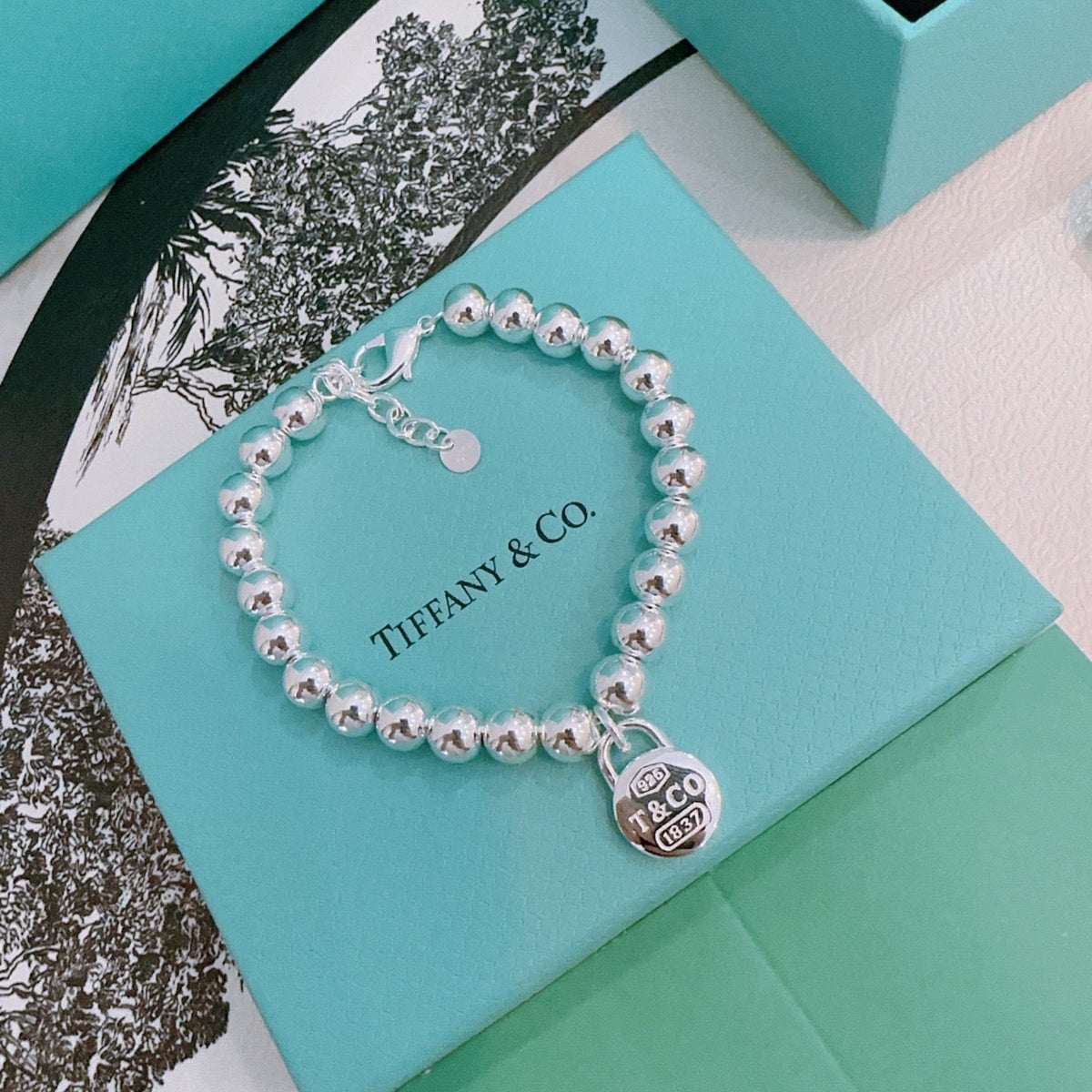 Martin Graham bracelet in polished metal-tone – close-up detail
