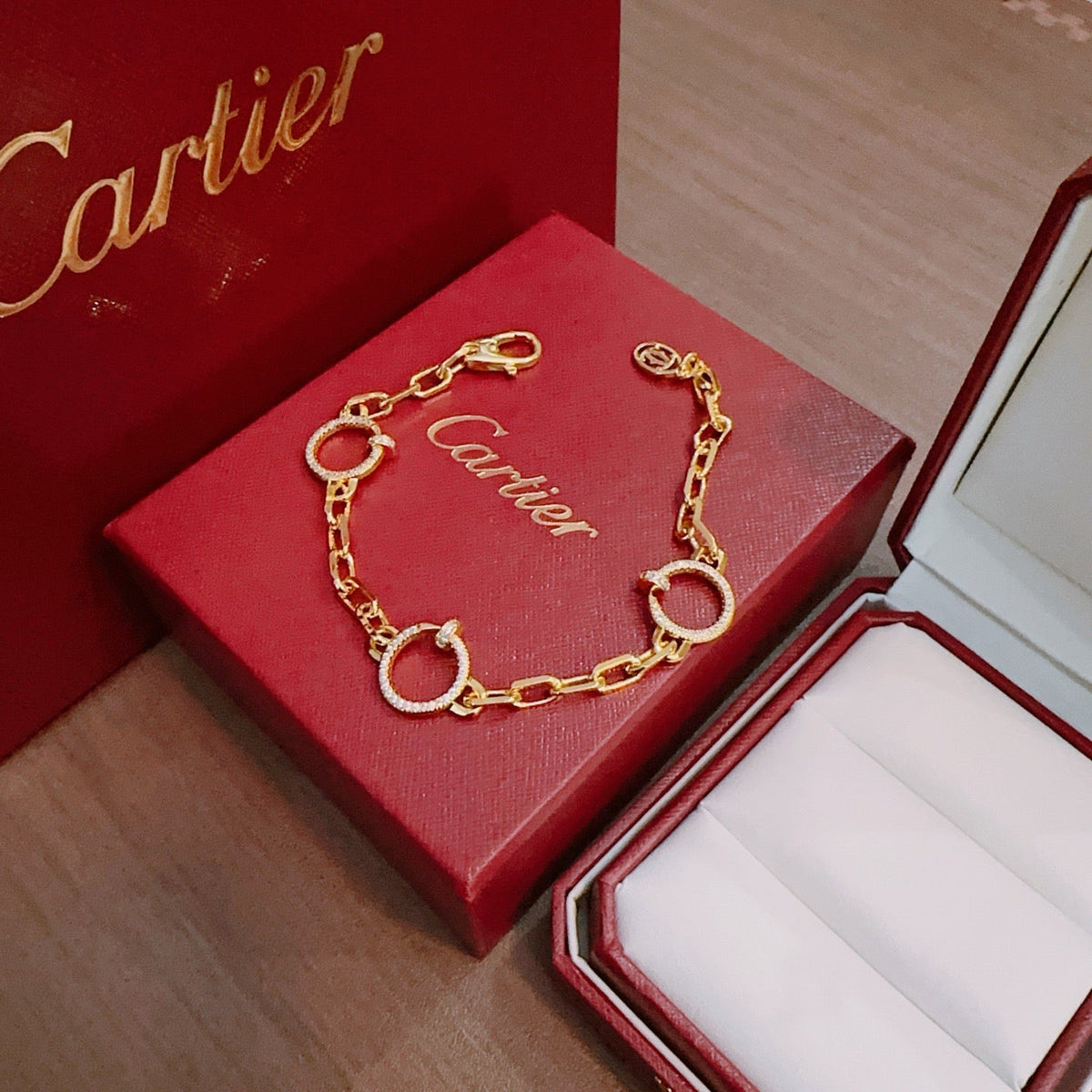 Martin Graham bracelet in polished metal-tone – detail view
