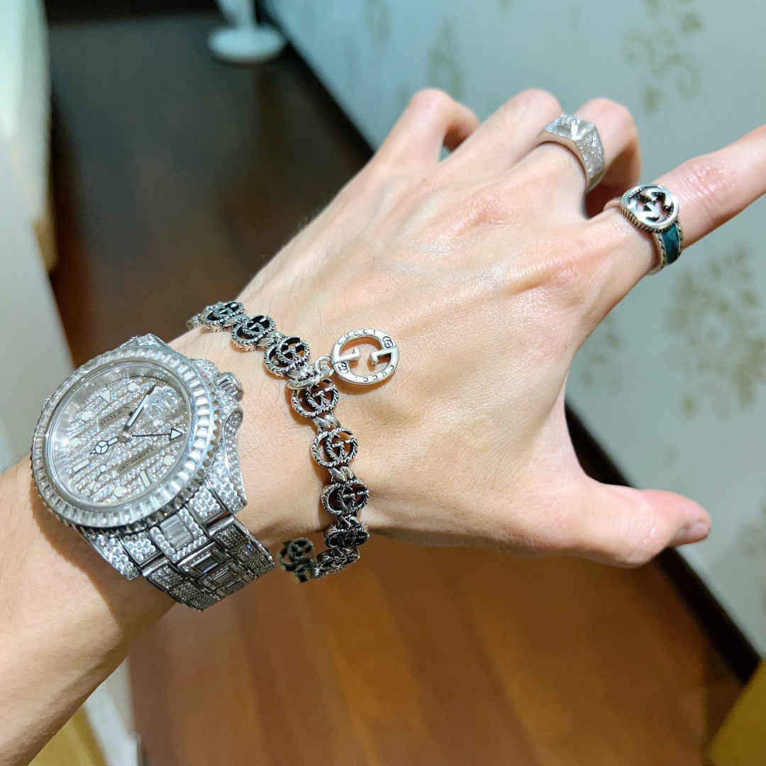 Martin Graham bracelet in polished metal-tone – detail view
