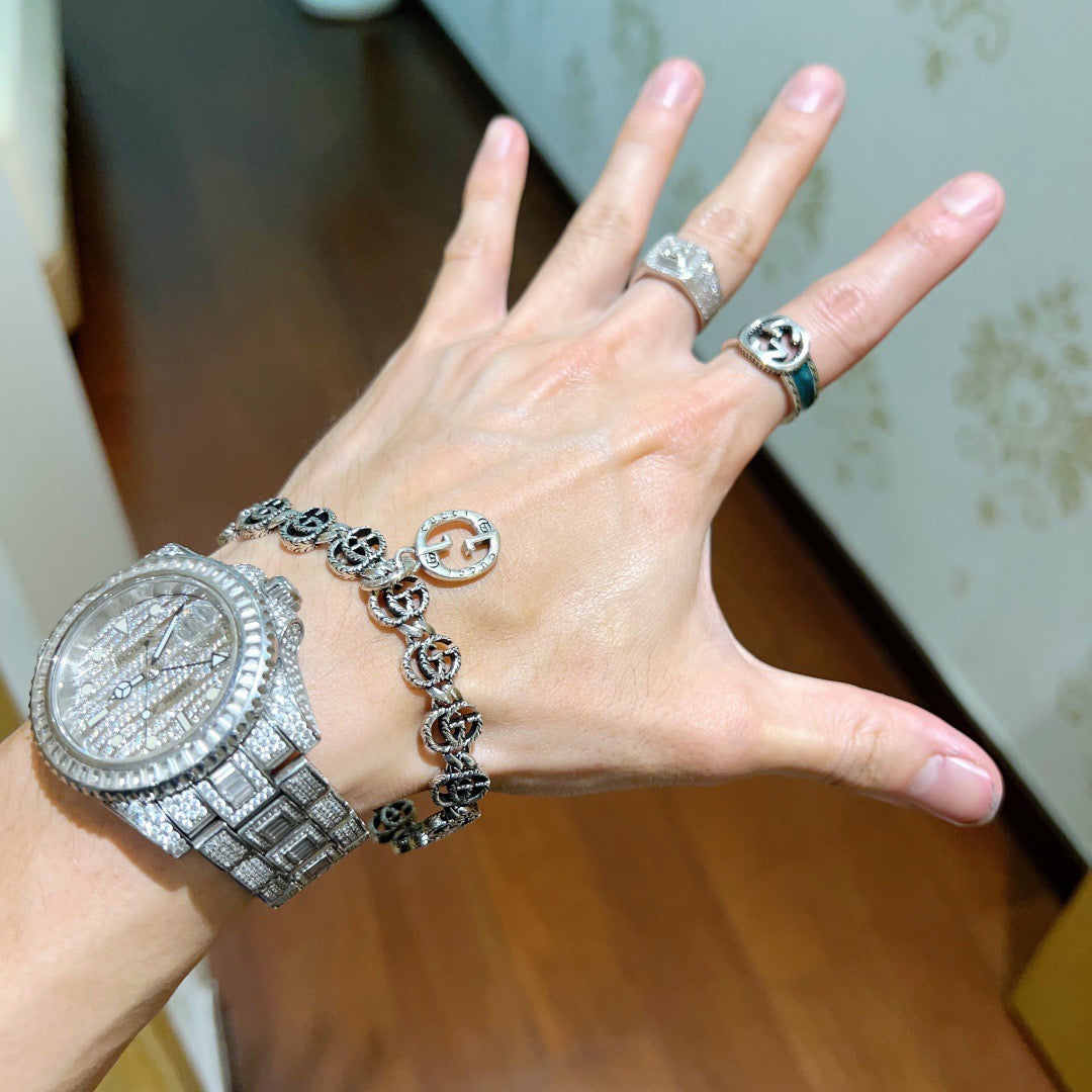 Martin Graham bracelet in polished metal-tone – detail view