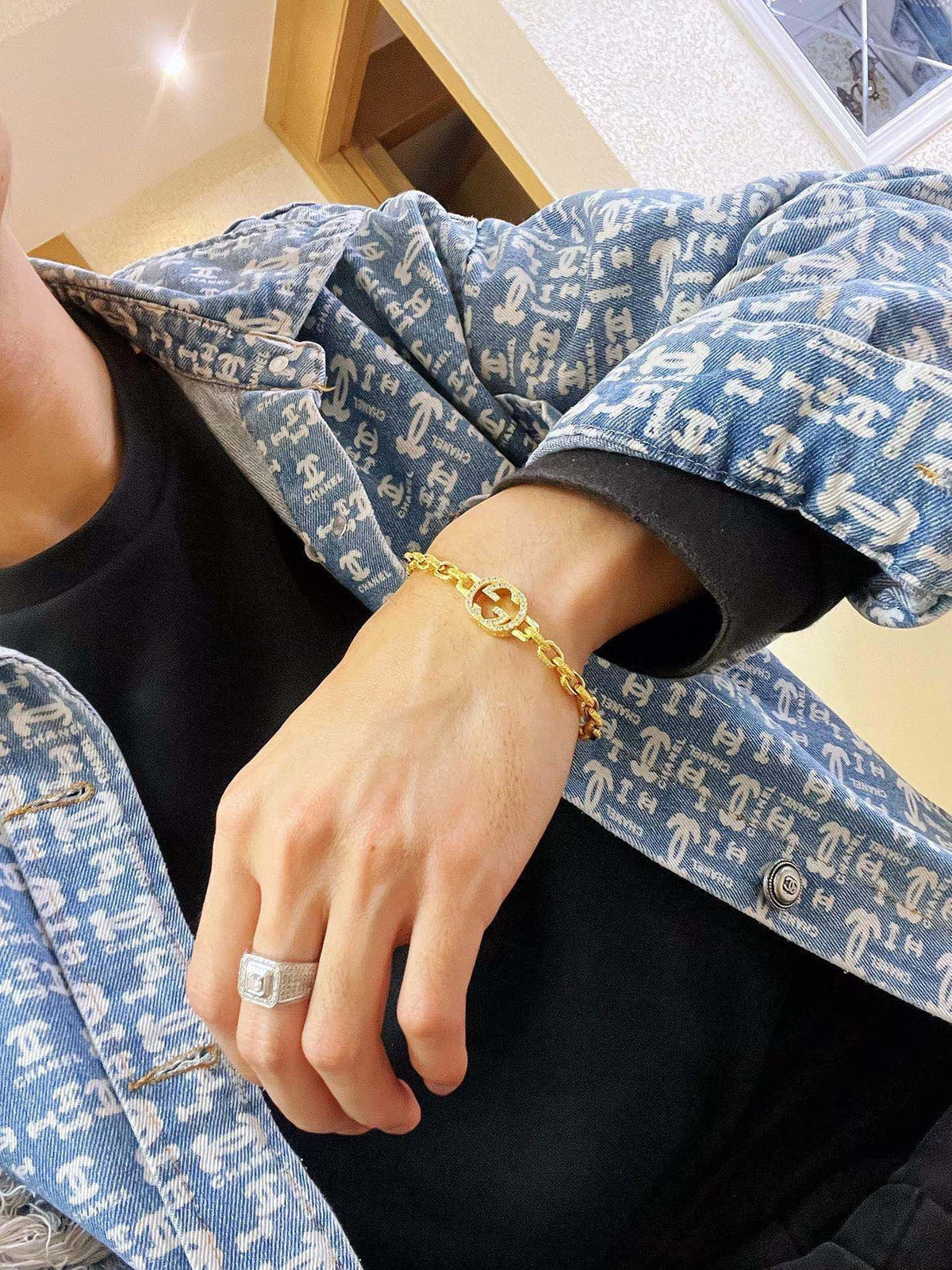 Martin Graham bracelet in polished metal-tone – detail view