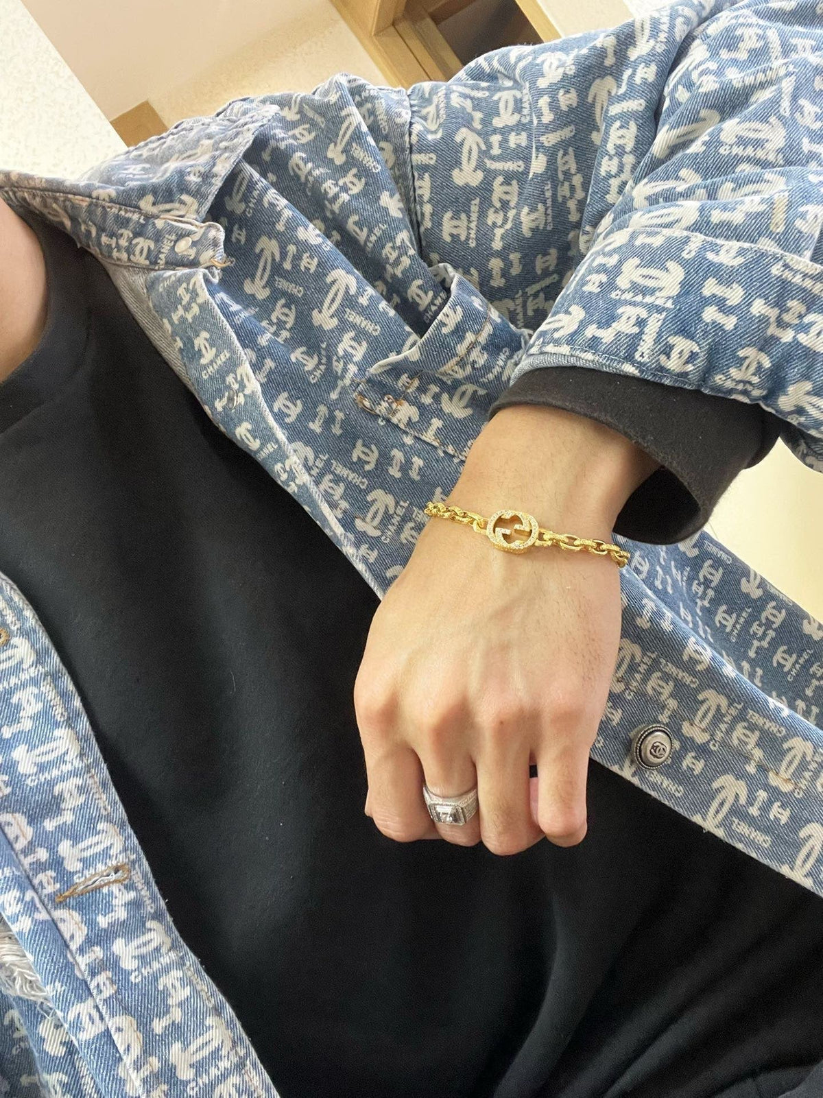 Martin Graham bracelet in polished metal-tone – side detail