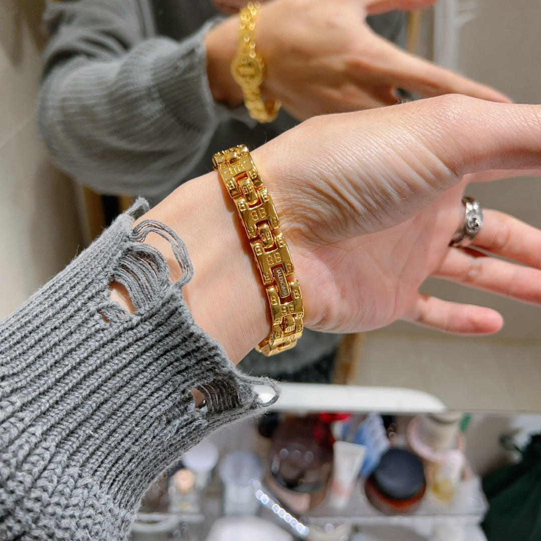 Martin Graham bracelet in polished metal-tone – main product view