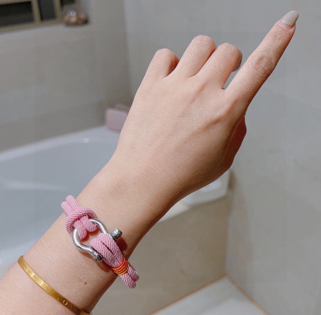 Martin Graham bangle in polished metal-tone – detail view