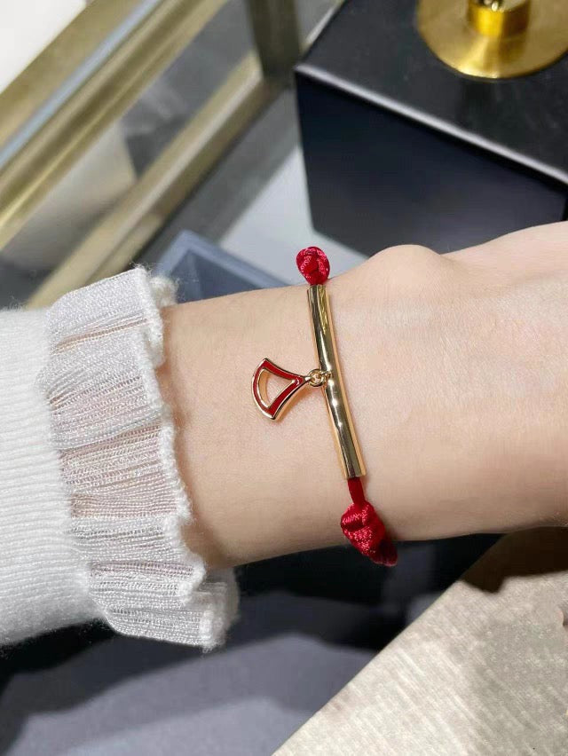 Martin Graham bracelet in polished metal-tone – detail view