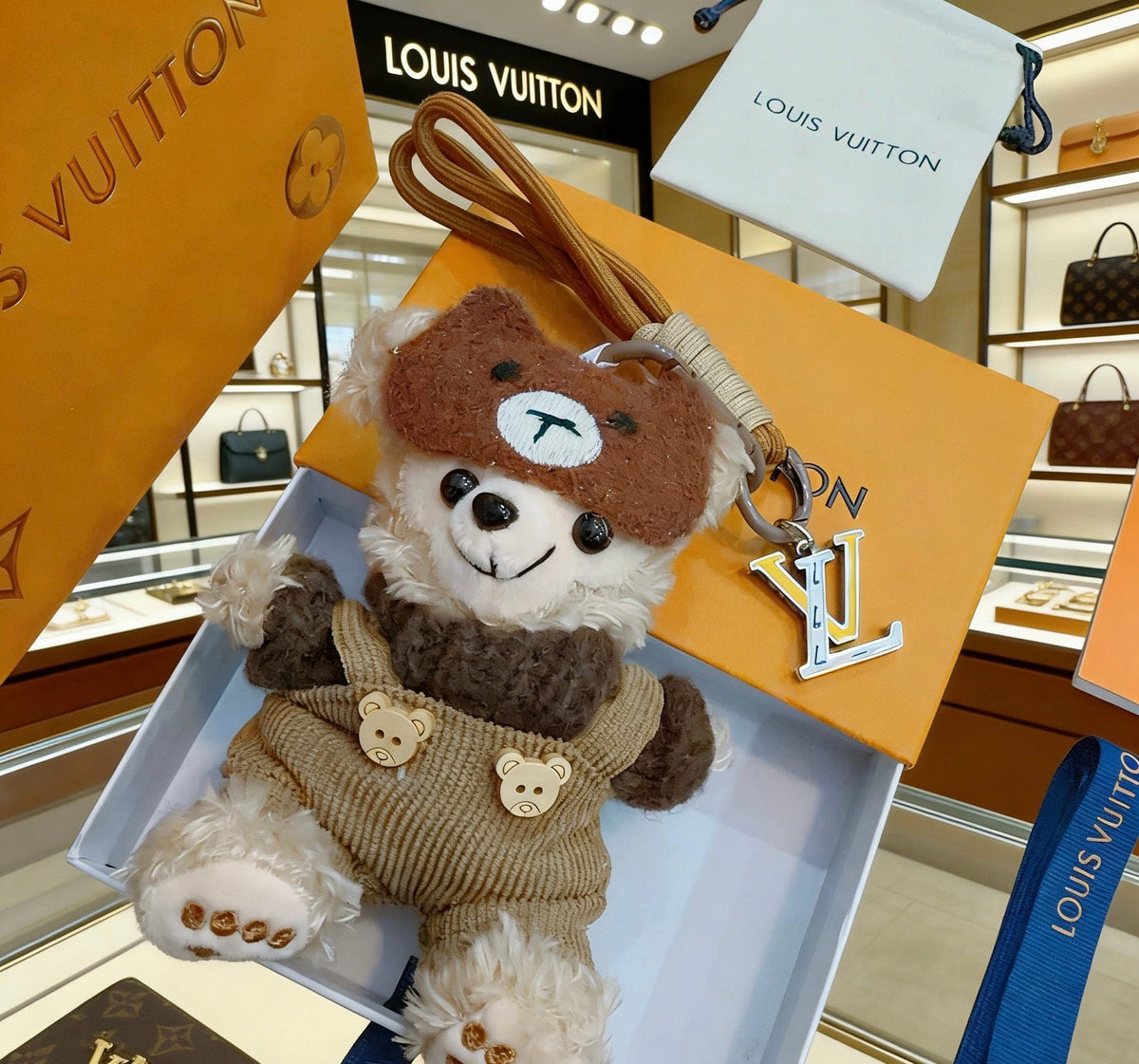 Martin Graham keychain in polished metal-tone – styled product view