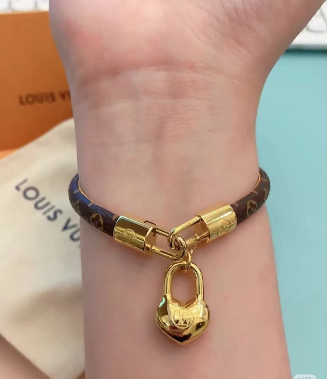 Martin Graham bracelet in polished metal-tone – front product view
