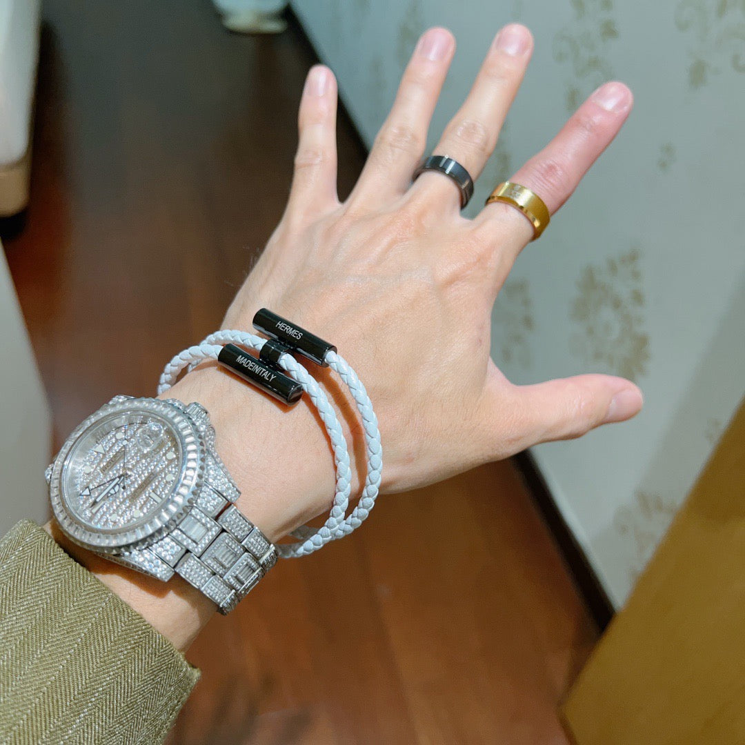 Martin Graham bracelet in polished metal-tone – detail view