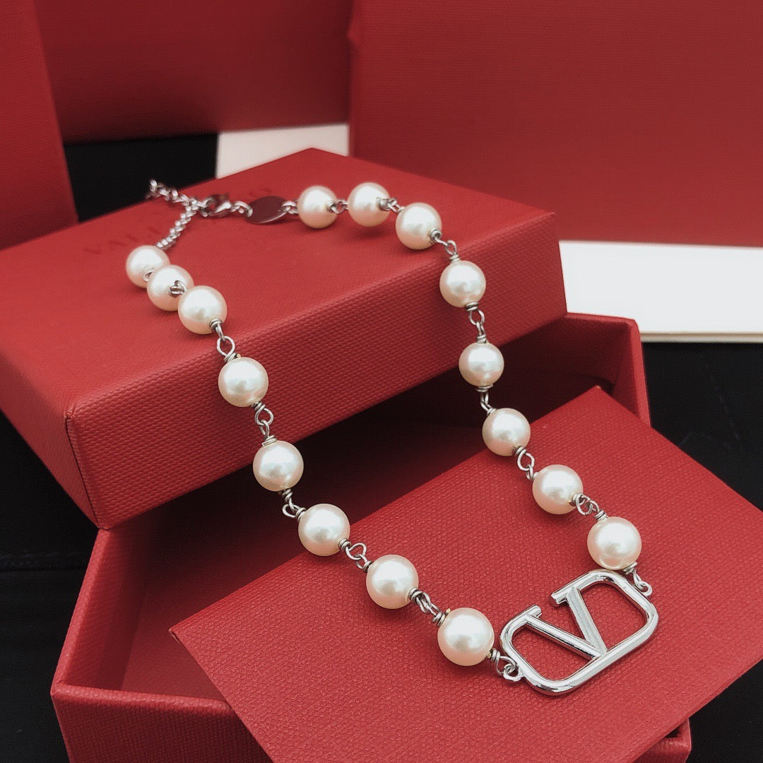 Martin Graham pendant necklace in polished metal-tone – main product view