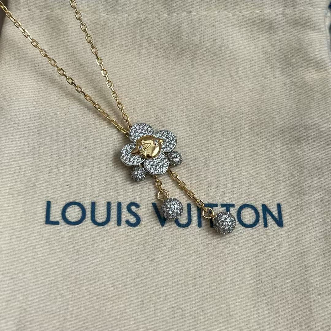 Martin Graham pendant necklace in polished metal-tone – close-up detail