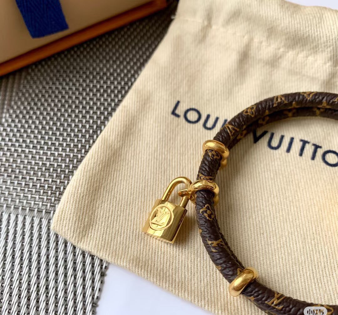 Martin Graham bangle in polished metal-tone – front product view