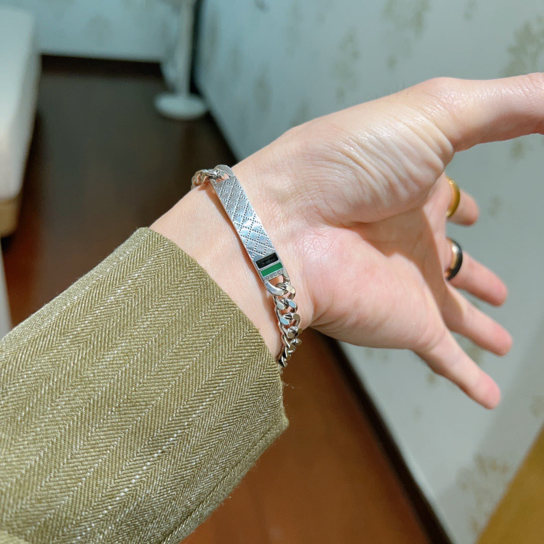 Martin Graham bracelet in polished metal-tone – side detail