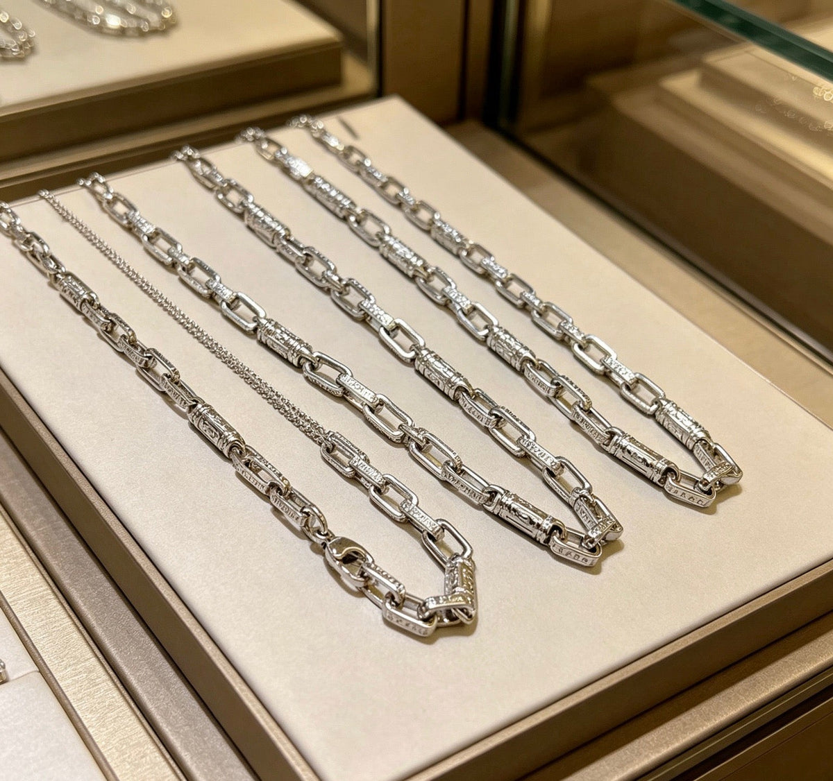 Martin Graham ring in polished metal-tone – close-up detail