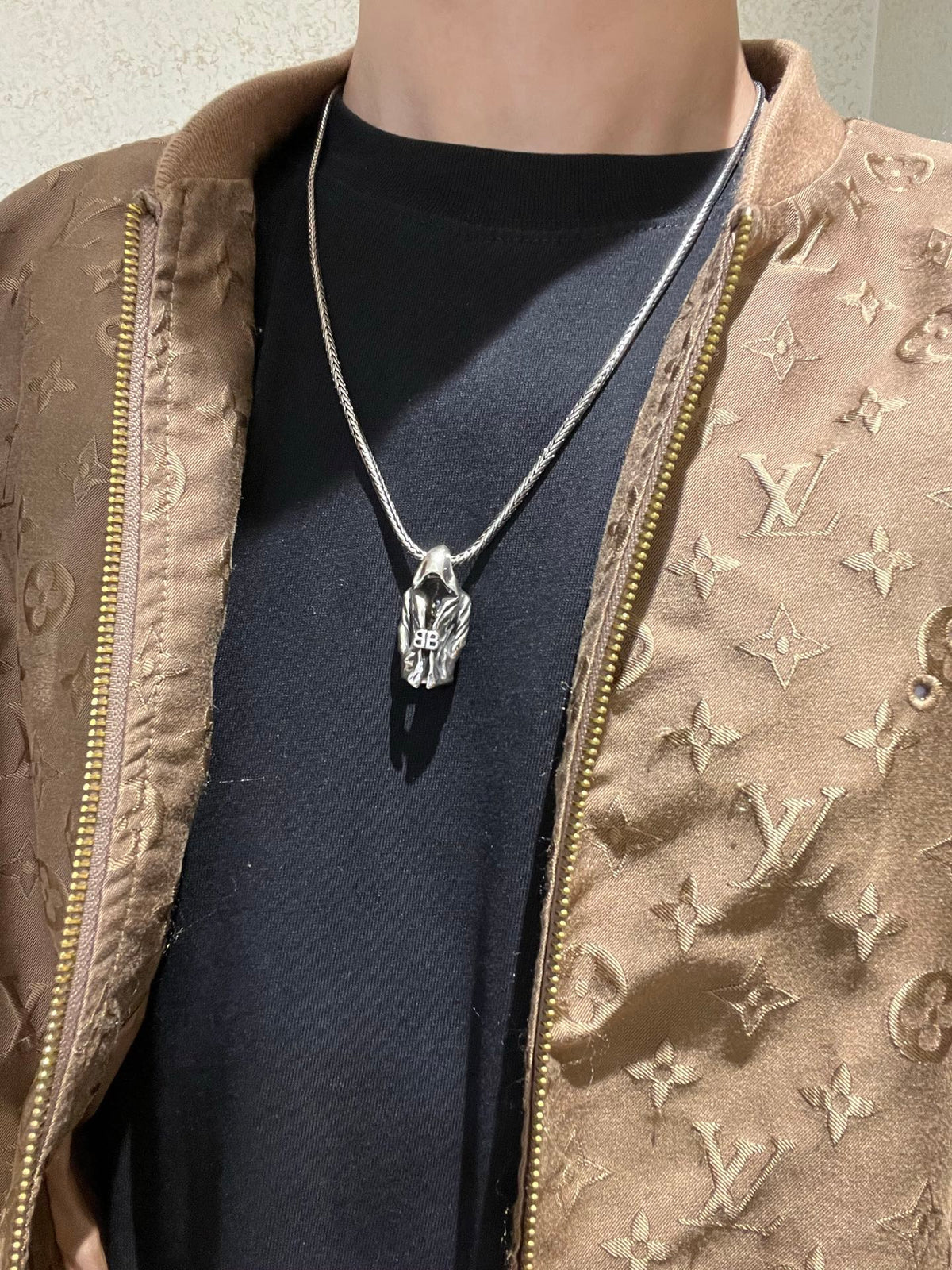 Martin Graham pendant necklace in polished metal-tone – detail view
