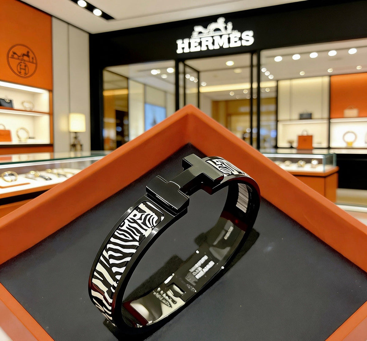 Martin Graham bangle in polished metal-tone – front product view