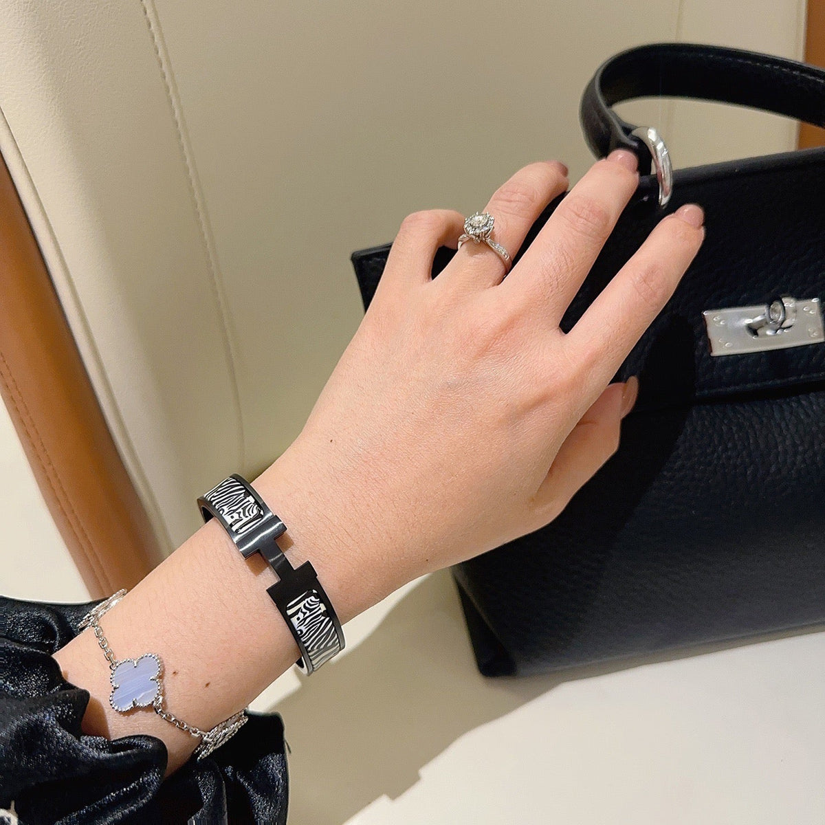 Martin Graham bangle in polished metal-tone – detail view