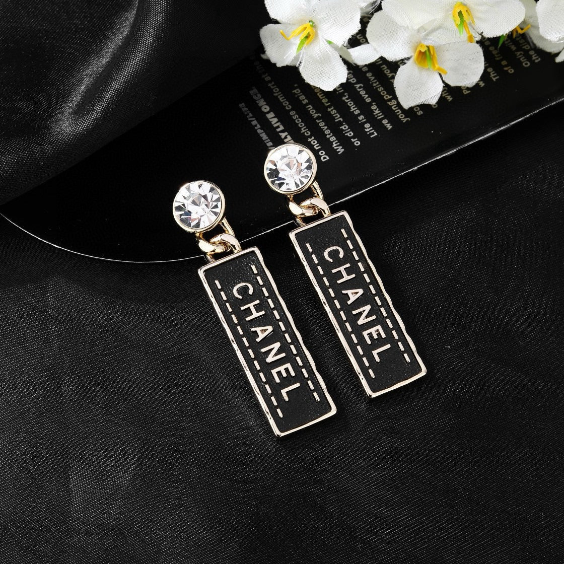 Martin Graham earrings in polished metal-tone – detail view