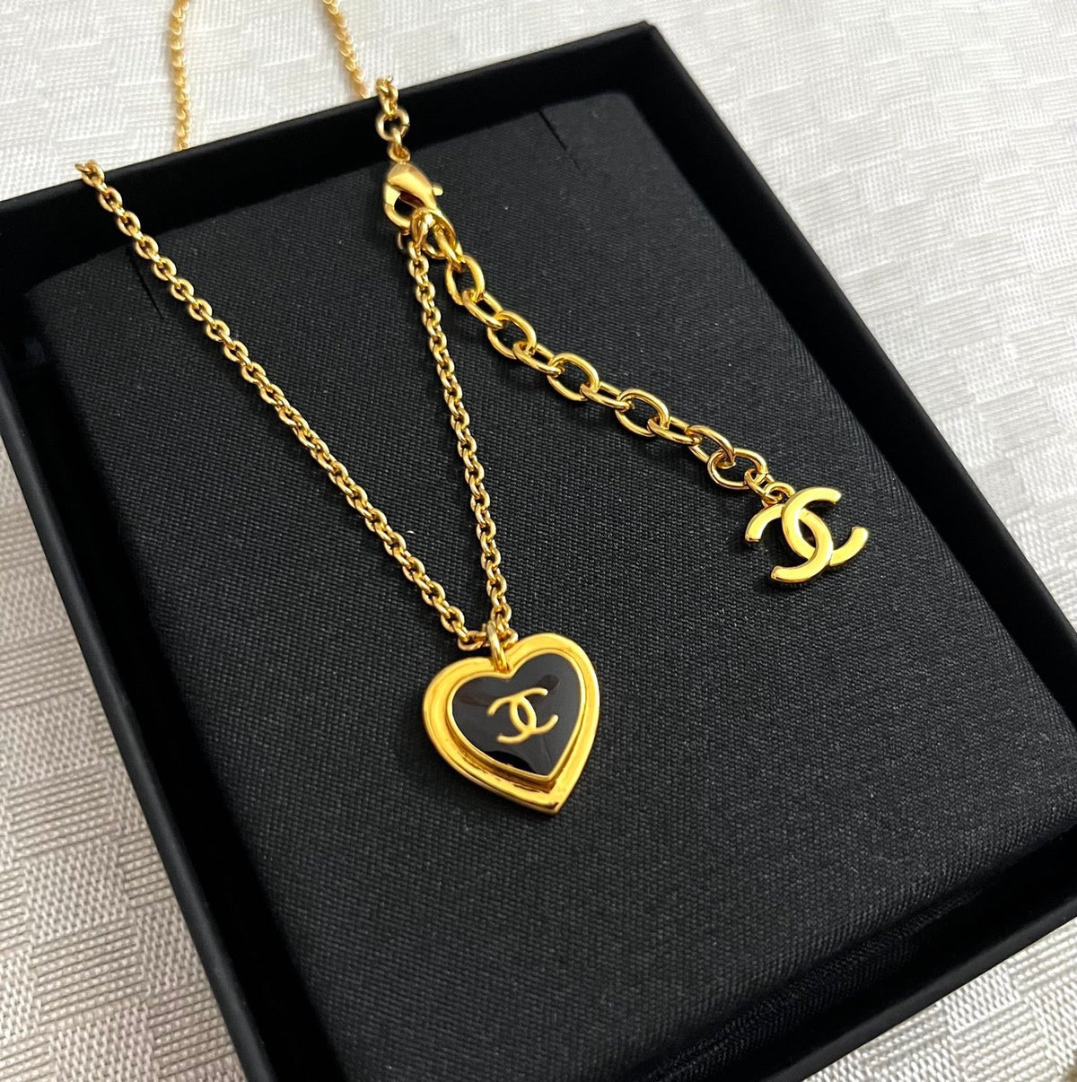 Martin Graham pendant necklace in polished metal-tone – detail view
