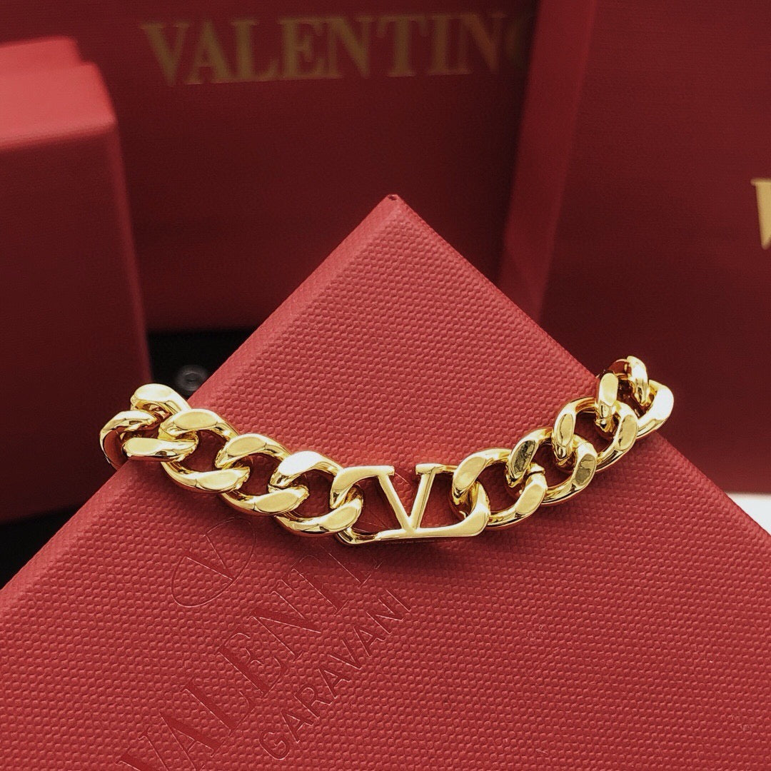 Martin Graham bracelet in polished metal-tone – detail view