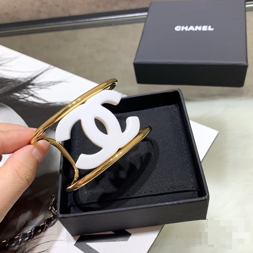 Martin Graham bangle in polished metal-tone – front product view
