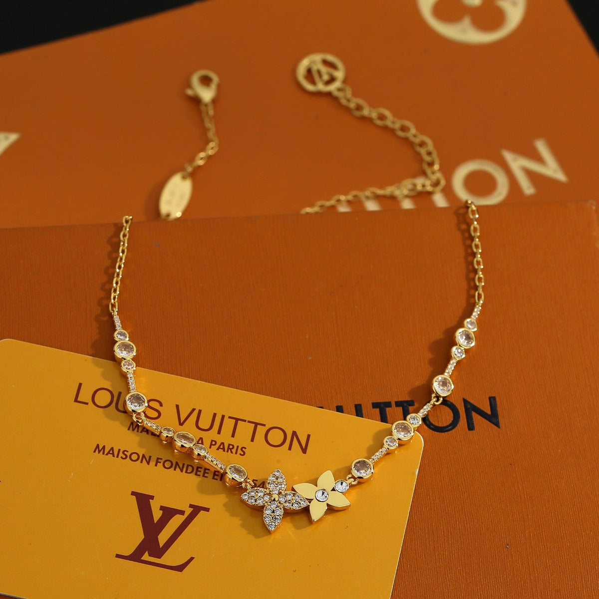 Martin Graham pendant necklace in polished metal-tone – close-up detail