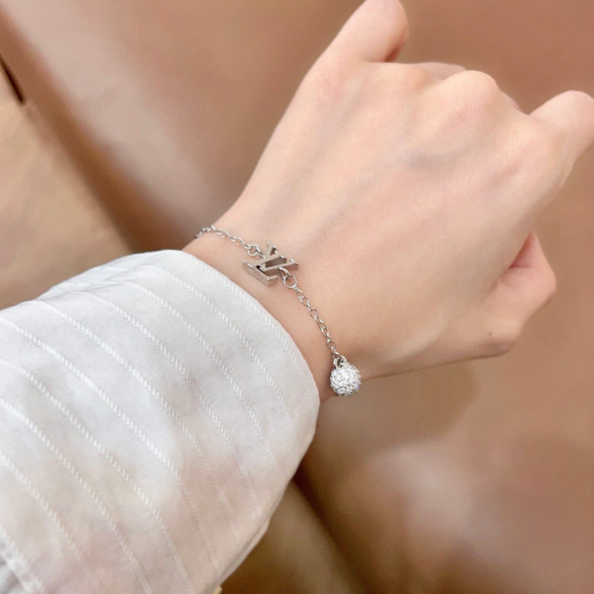 Martin Graham bracelet in polished metal-tone – detail view
