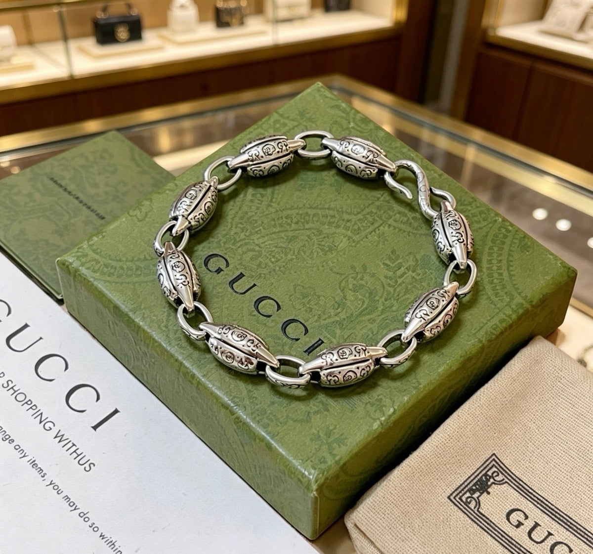 Martin Graham bracelet in polished metal-tone – close-up detail