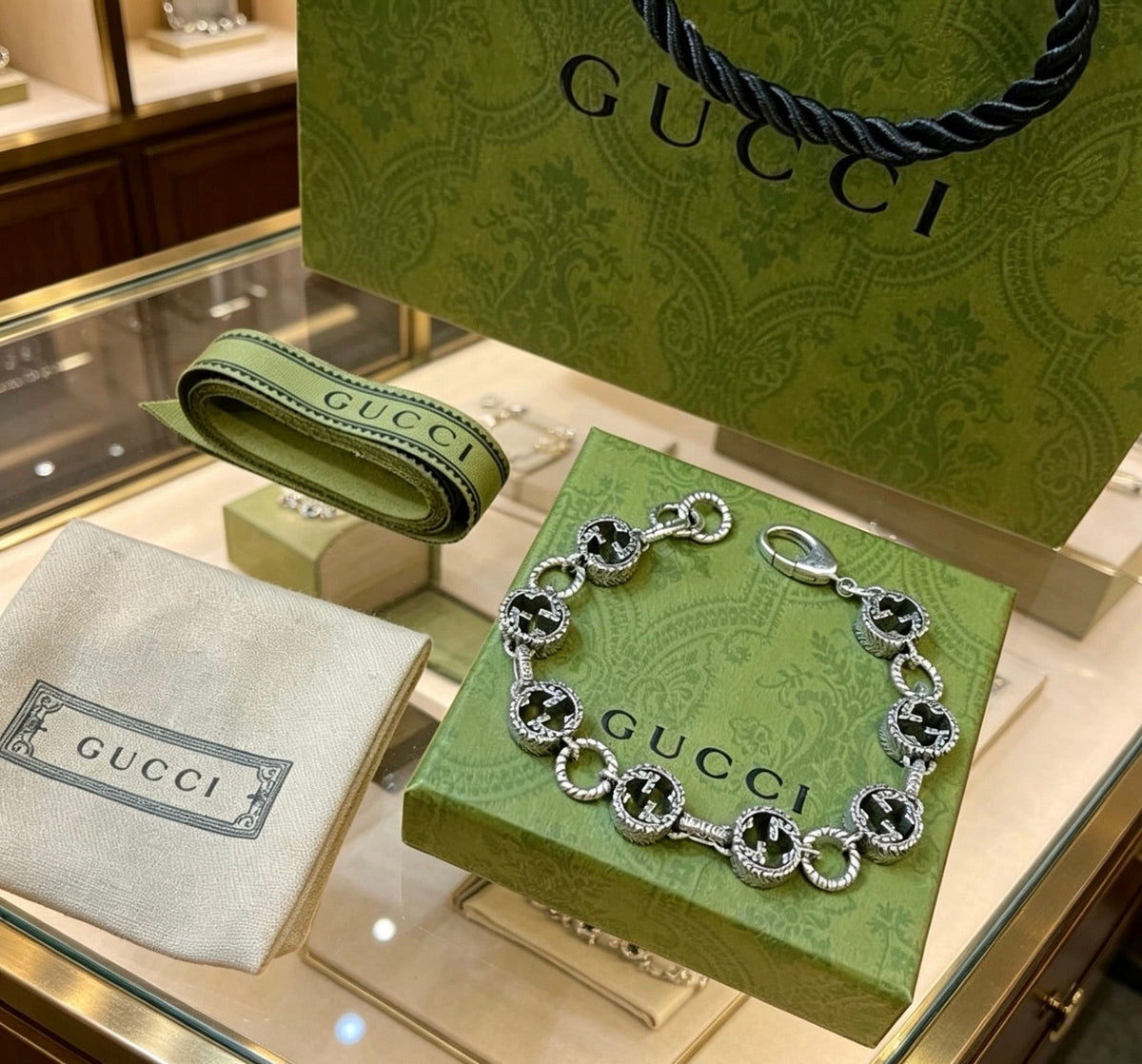 Martin Graham bracelet in polished metal-tone – close-up detail