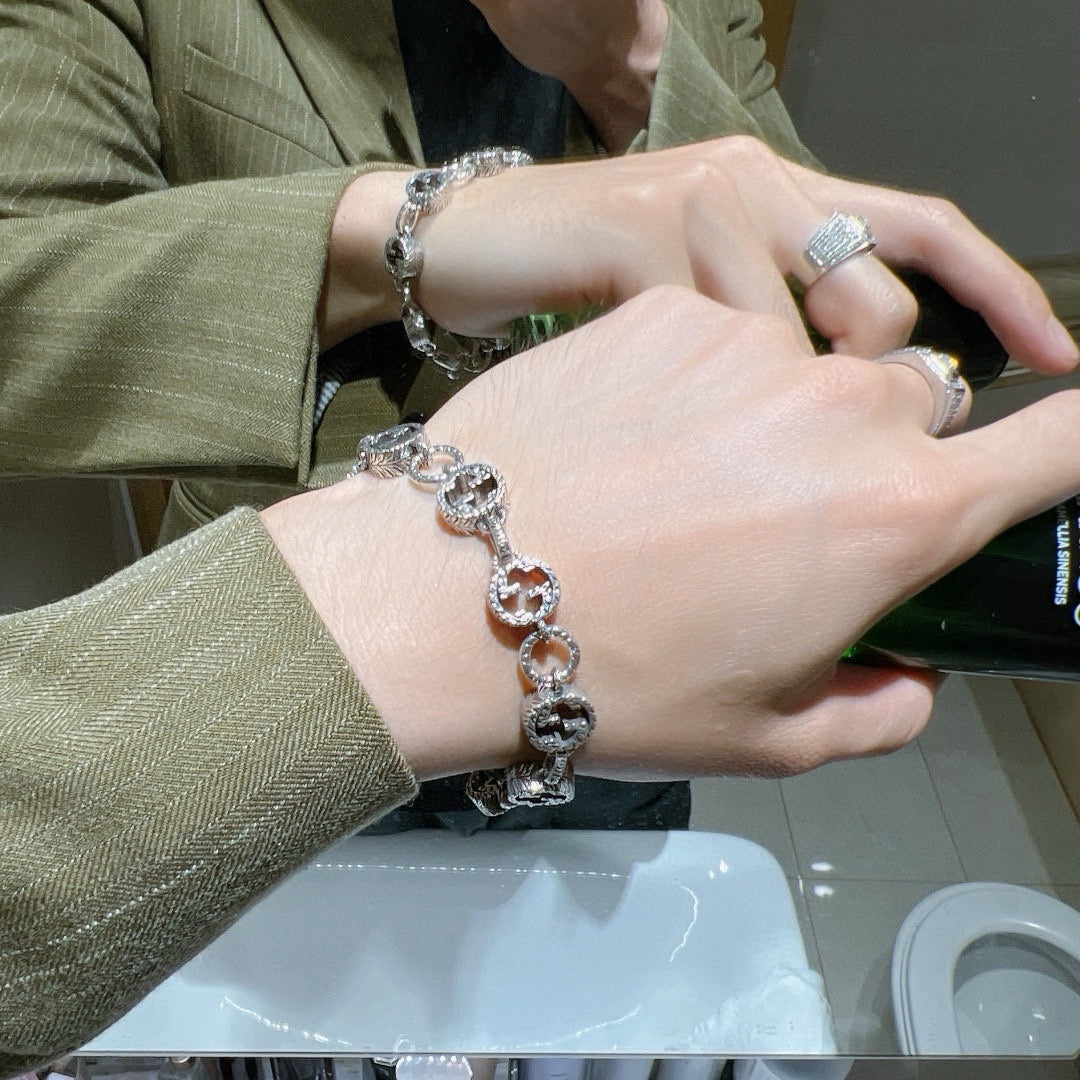 Martin Graham bracelet in polished metal-tone – detail view