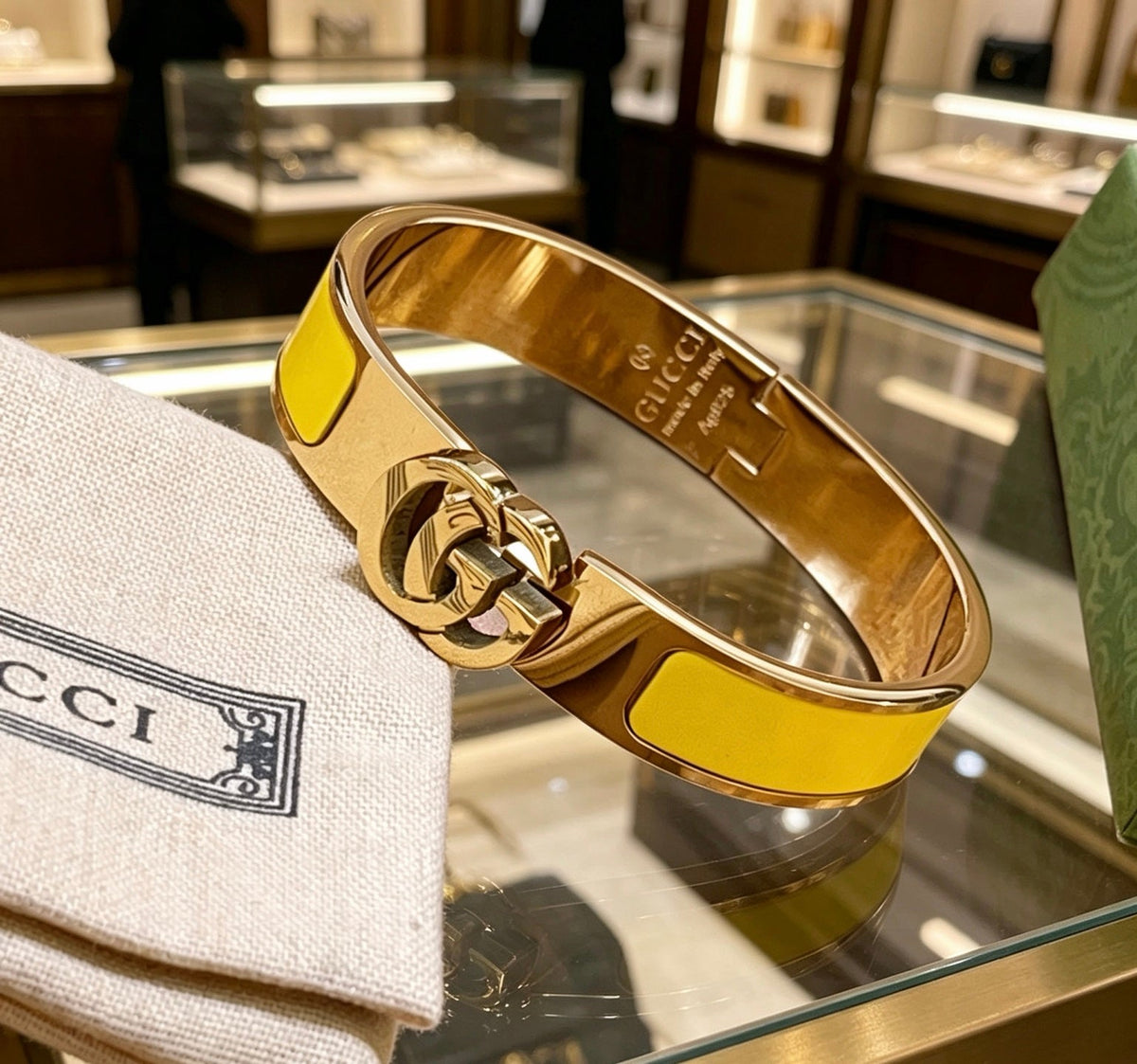 Martin Graham bangle in polished metal-tone – side detail