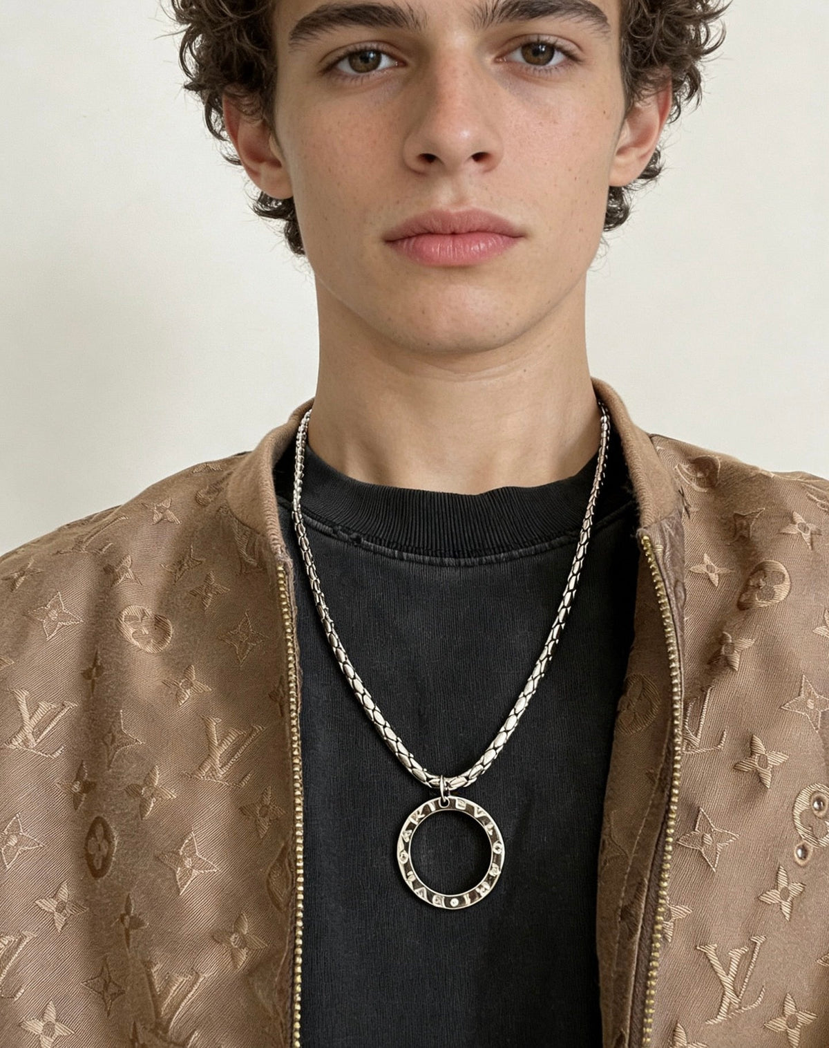 Martin Graham ring in polished metal-tone – detail view