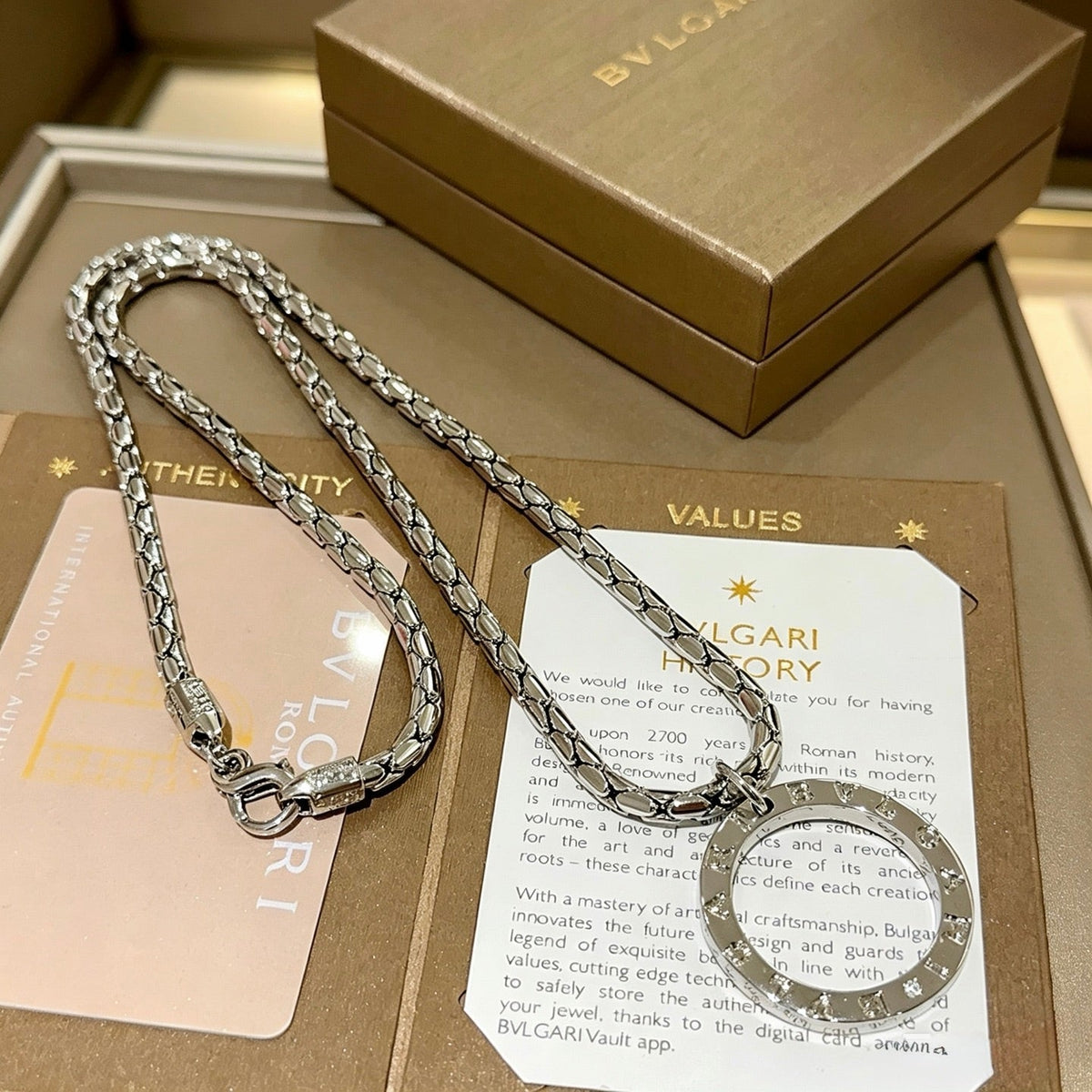Martin Graham ring in polished metal-tone – close-up detail
