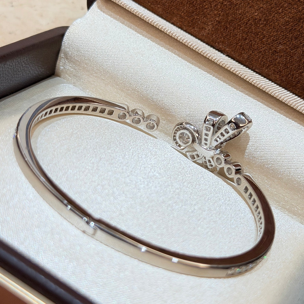 Martin Graham bangle in polished metal-tone – front product view