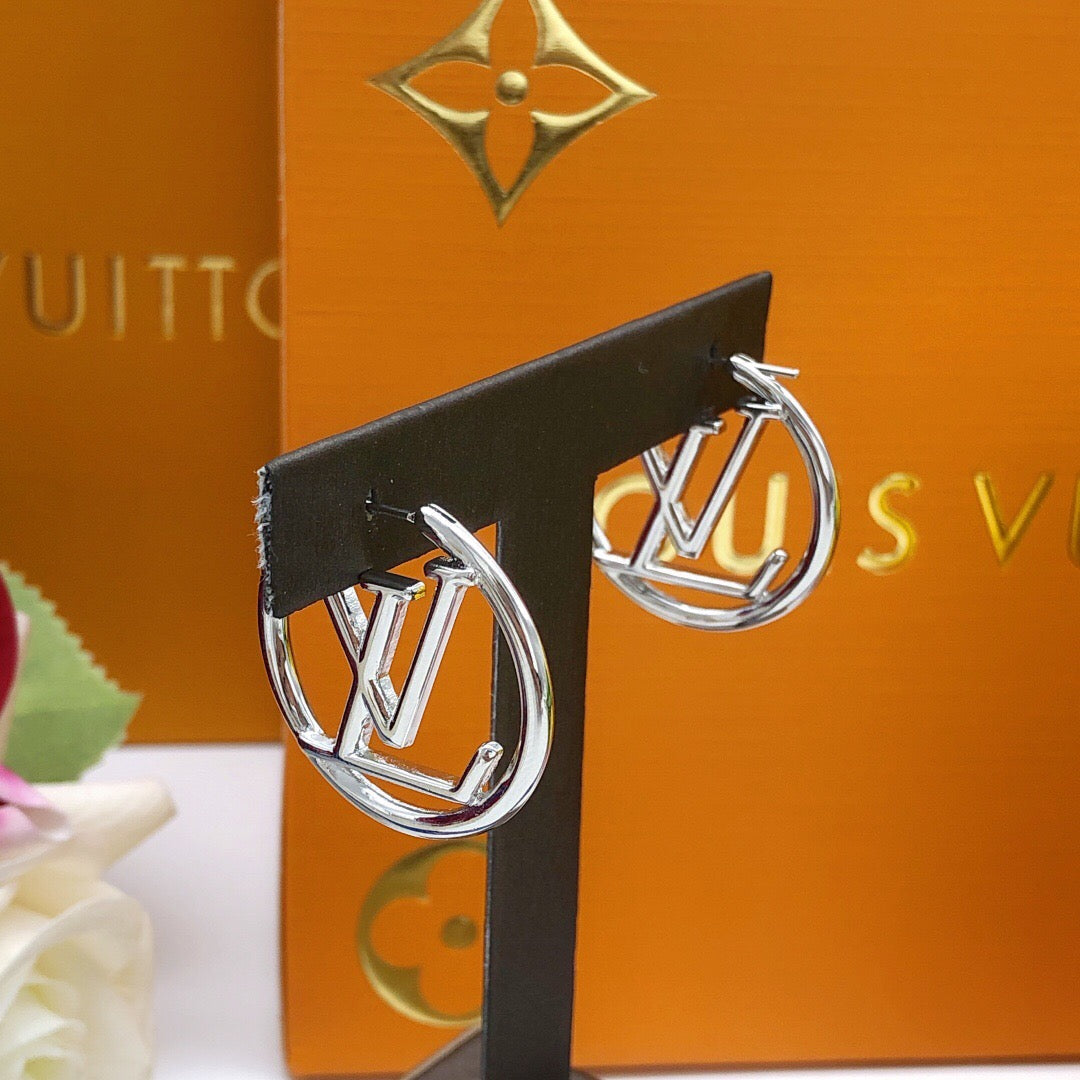 Martin Graham earrings in polished metal-tone – detail view