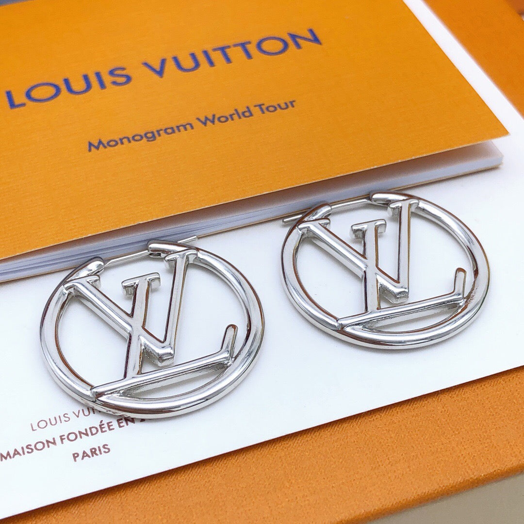Martin Graham earrings in polished metal-tone – side detail