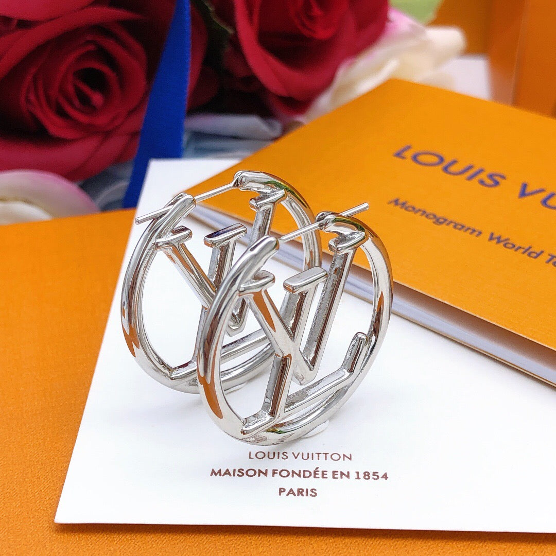 Martin Graham earrings in polished metal-tone – detail view