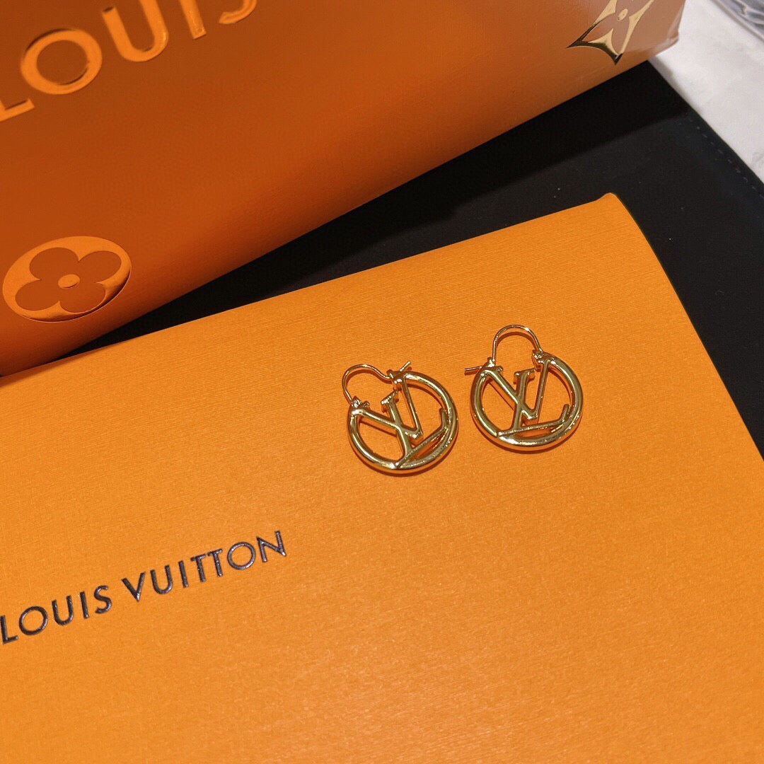 Martin Graham earrings in polished metal-tone – detail view
