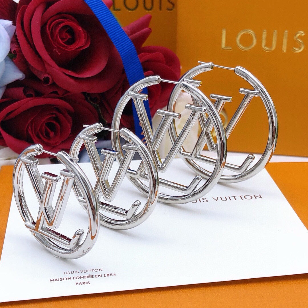 Martin Graham earrings in polished metal-tone – detail view